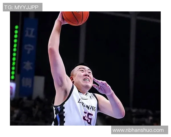 韩德君：从篮球新星到CBA传奇的成长之路与辉煌成就解析